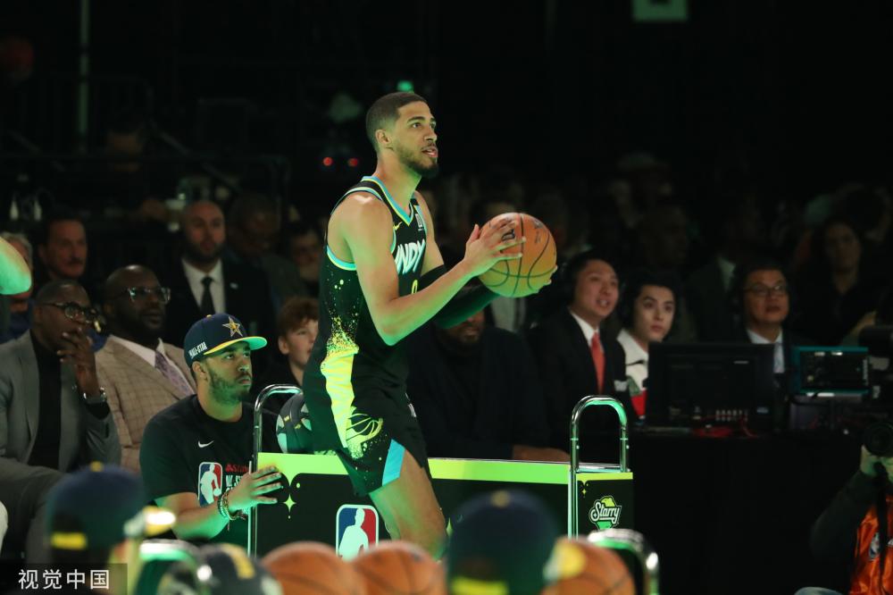 她横扫世界 她横扫世界