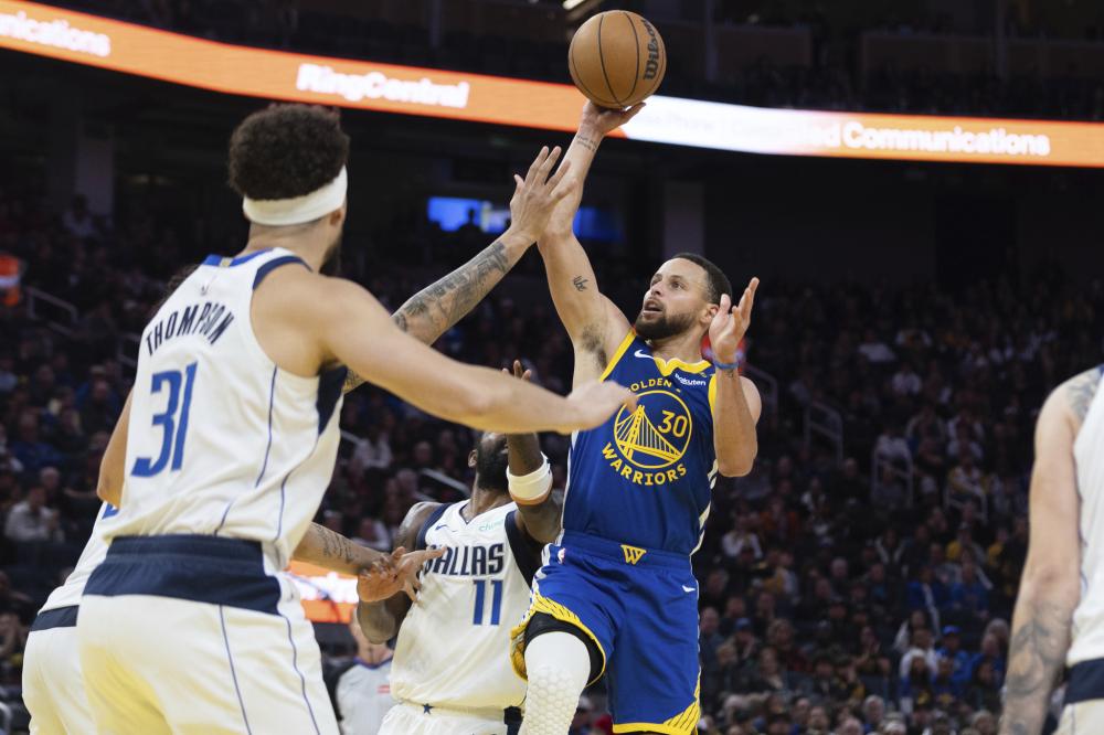 背景是球场 背景是球场