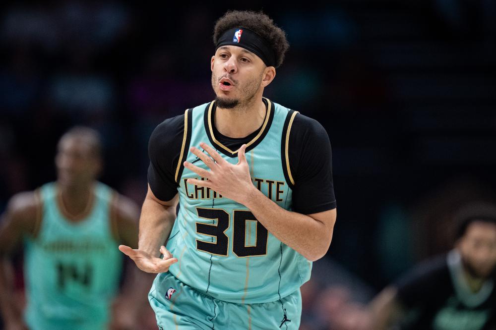 东队保持紧 东队保持紧